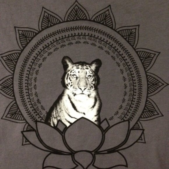 Tiger Cub Lotus Flower T-Shirt - Picture 2 of 3
